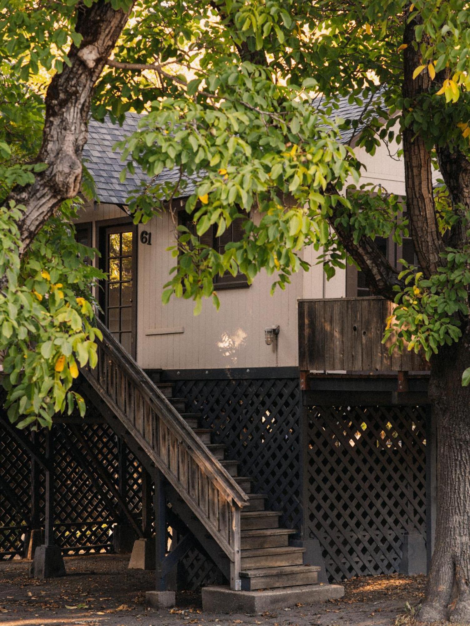 Johnson'S Beach Cabins And Campground Гърнвил Екстериор снимка