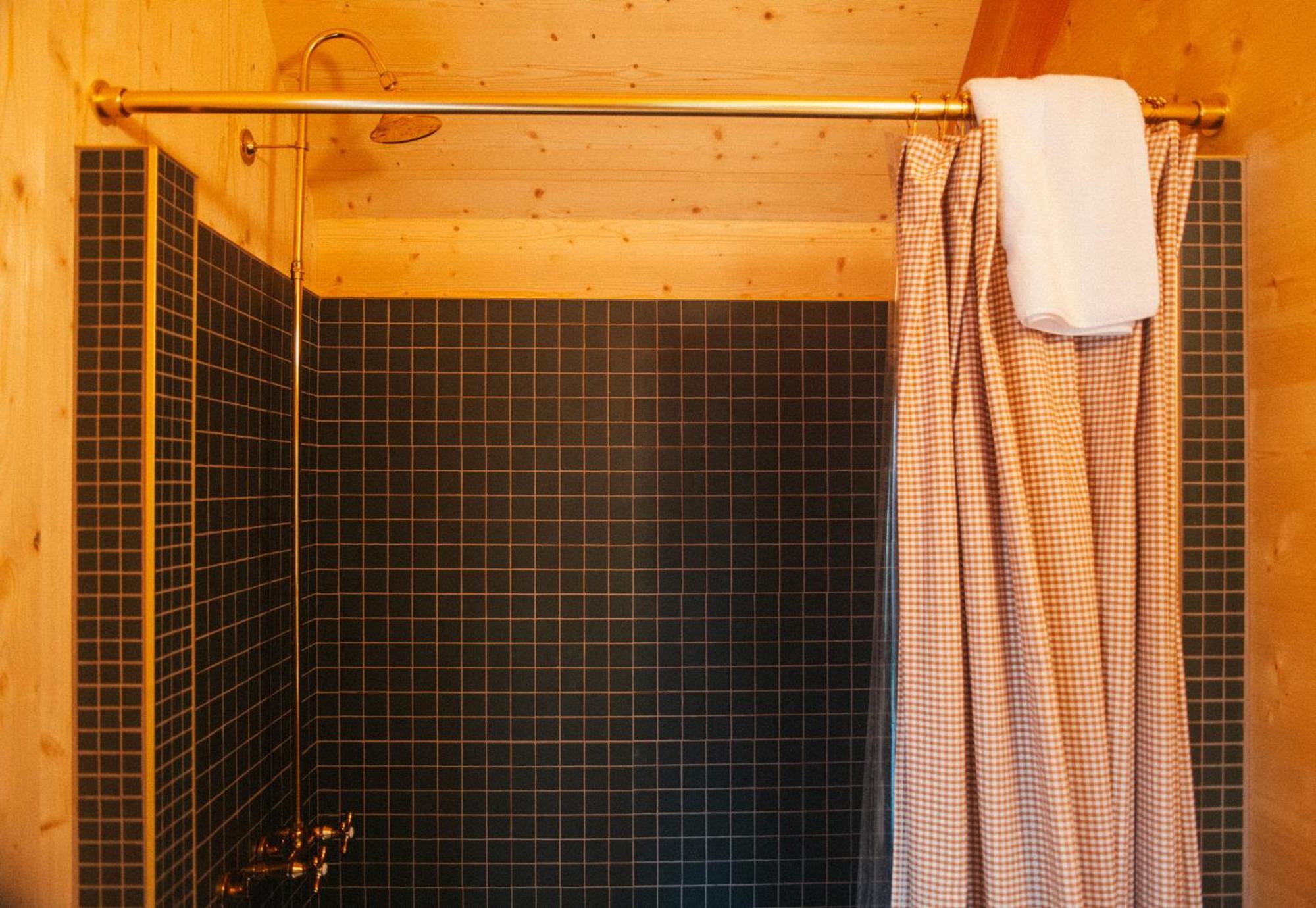 Johnson'S Beach Cabins And Campground Гърнвил Екстериор снимка